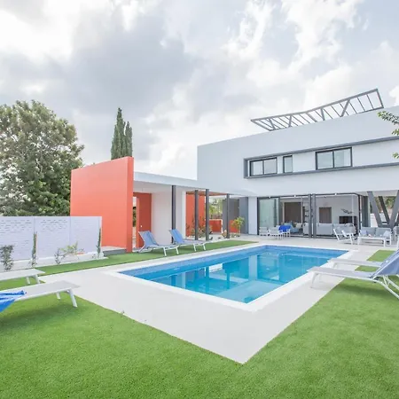 ヴィラ Colour Residences