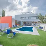 Colour Residences *