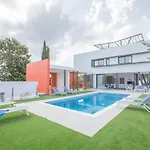 Вилла Colour Residences