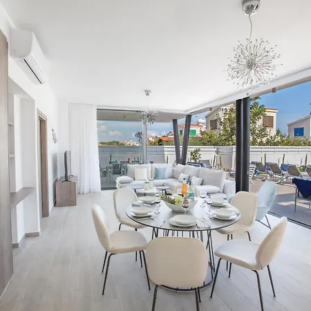 Colour Residences וילה פרוטאראס