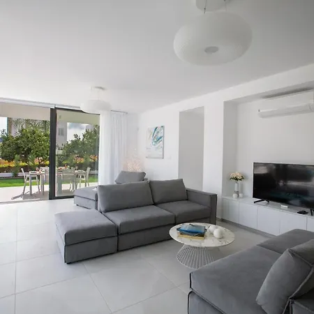 Colour Residences וילה פרוטאראס