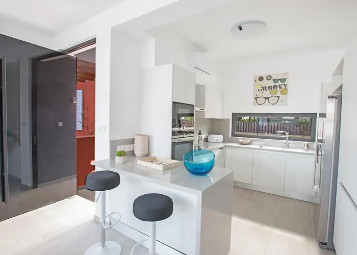 Colour Residences بروتاراس